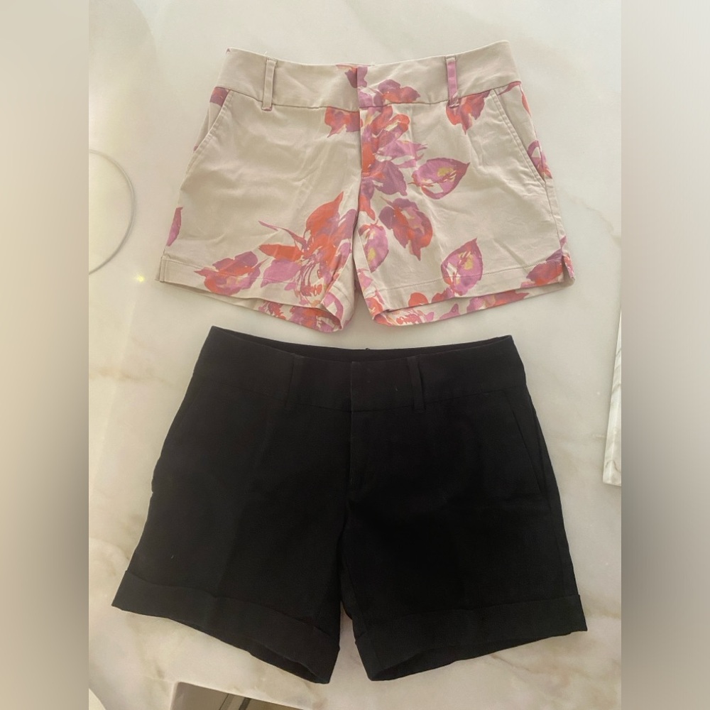 Inc shorts.  Mid waist.  Pockets . 4 inch inseam. Cotton/Spandex